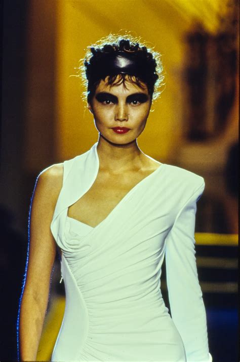 versace 1997 runway show|versace runway models.